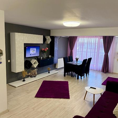 Airport Apartment 70 Squared Meters 奥托佩尼 外观 照片