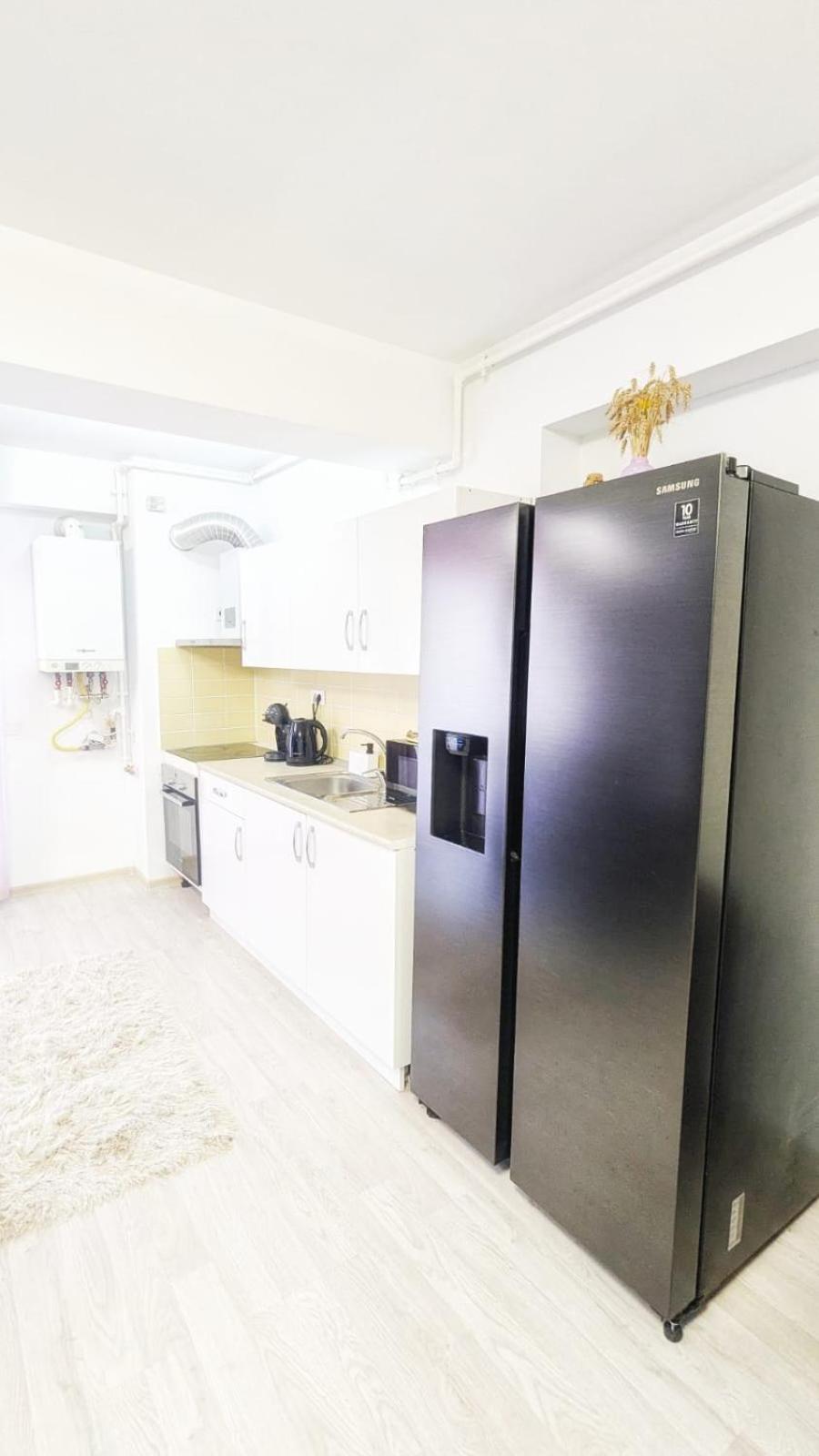 Airport Apartment 70 Squared Meters 奥托佩尼 外观 照片