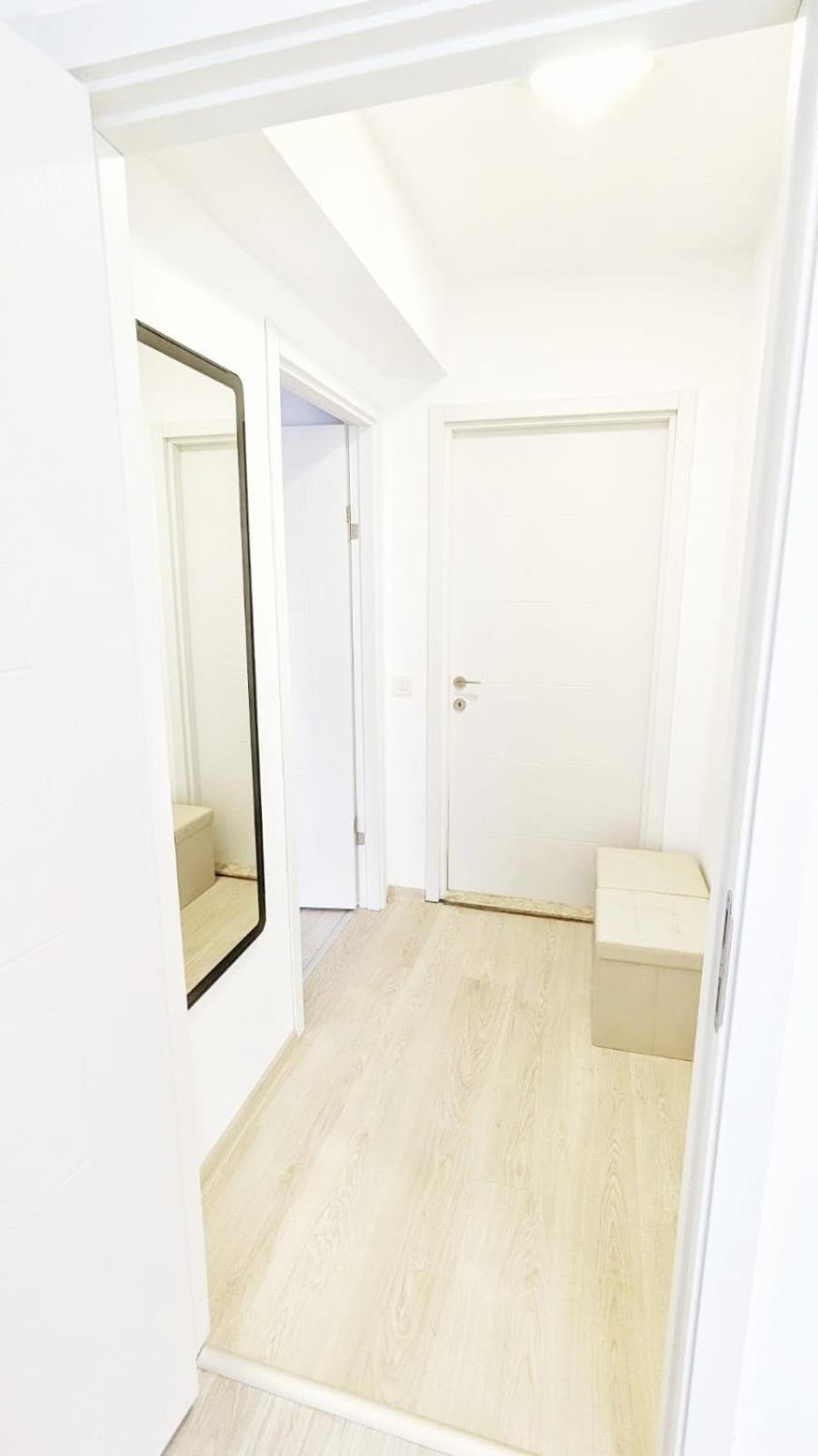 Airport Apartment 70 Squared Meters 奥托佩尼 外观 照片