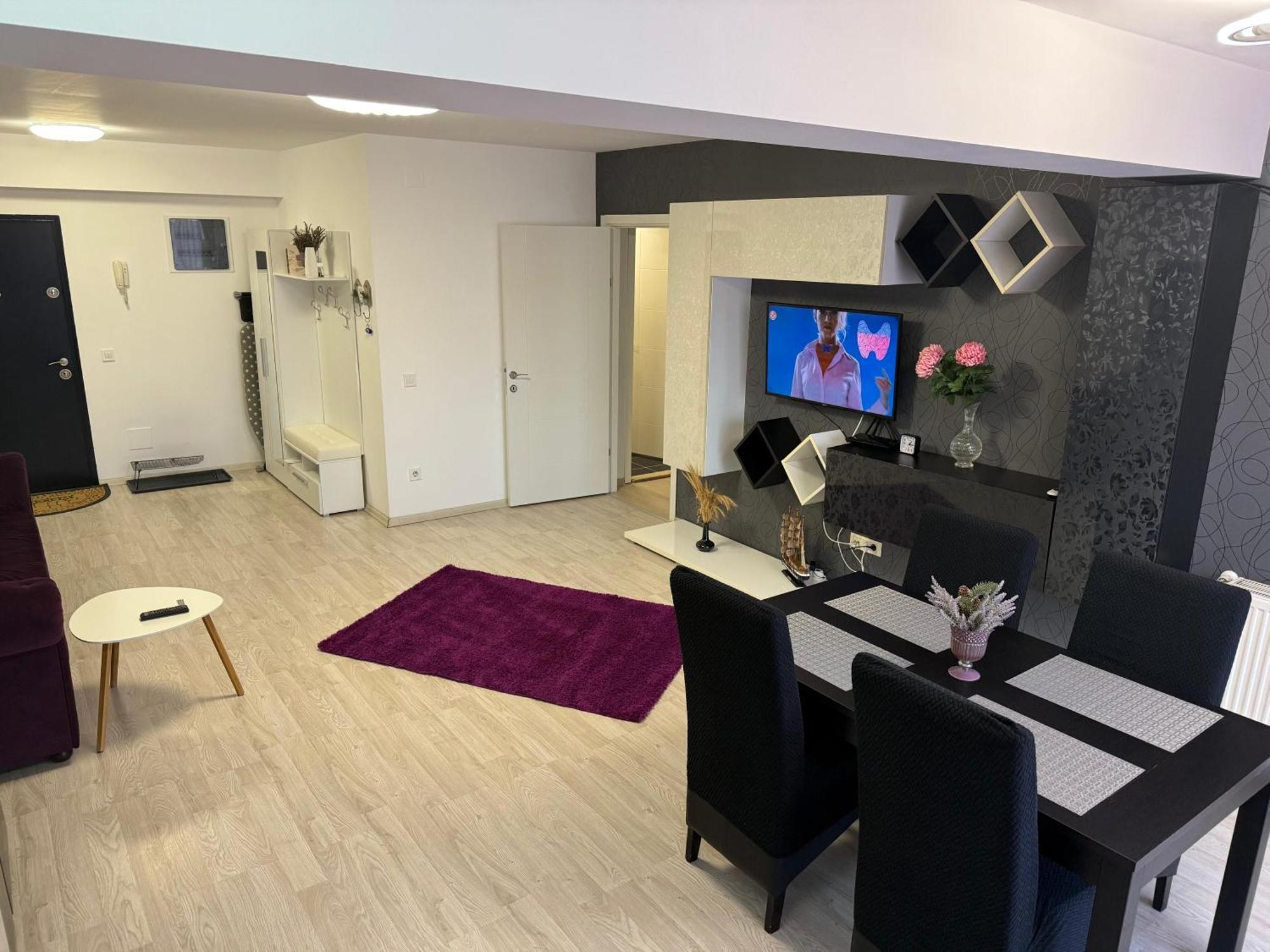 Airport Apartment 70 Squared Meters 奥托佩尼 外观 照片